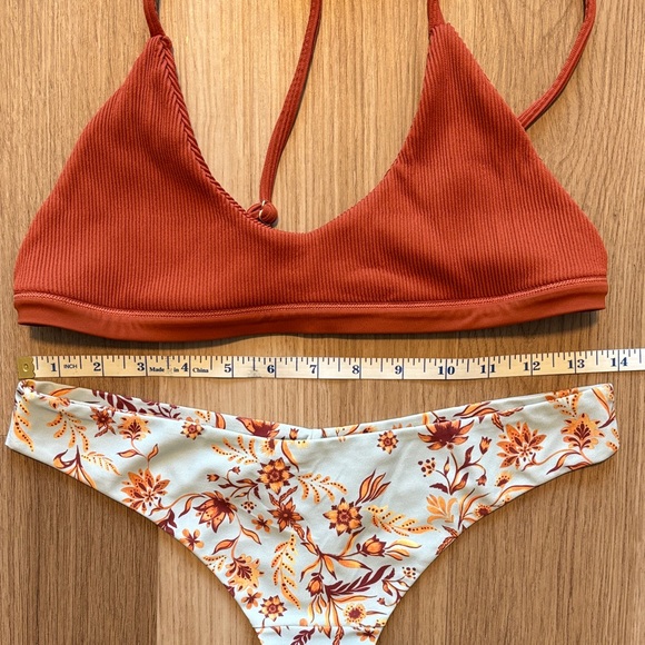 Kulani Kinis Bikini Set with Floral Headband - Picture 3 of 7